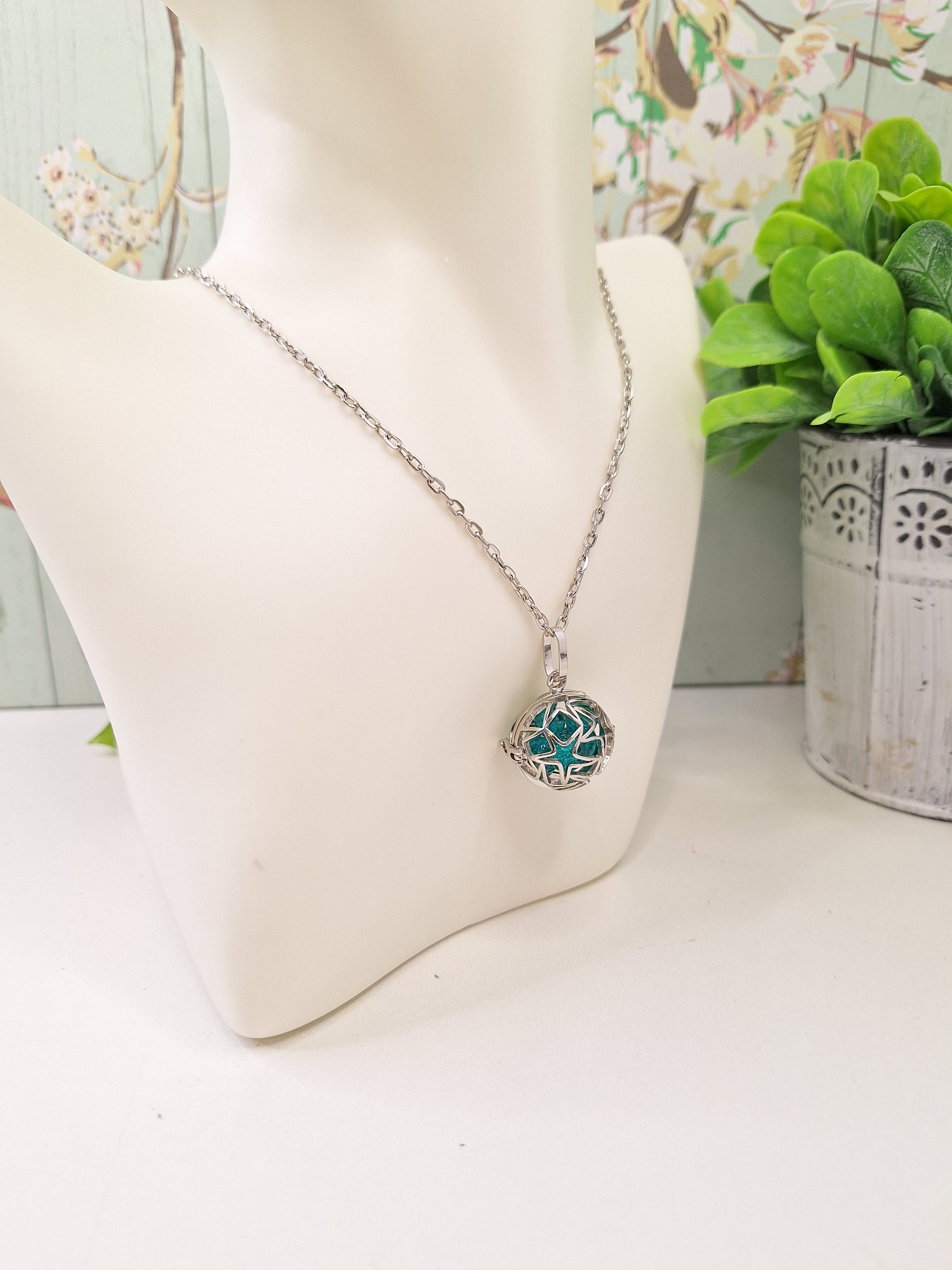 Platinum Plated Star Cage Pendant Necklace, Chunky Chain Silver Jewellery with Blue Crackle Beads Bead