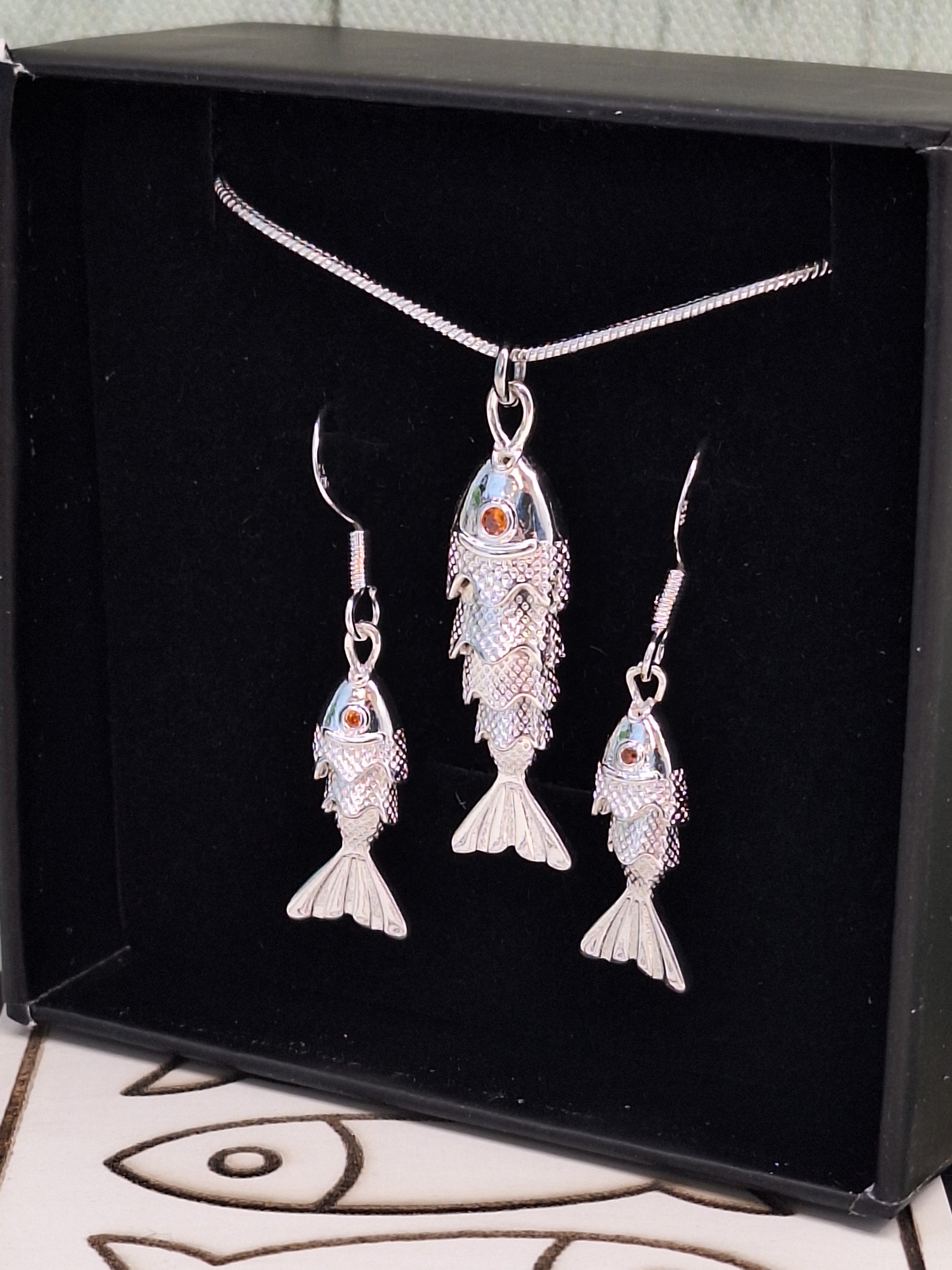 Sardine Pendant/Earring Set Movable Tail Fish Drop 925 For Pisces Silver Fun Fish Themed Jewellery Set for Sardine Lovers Novelty Gift