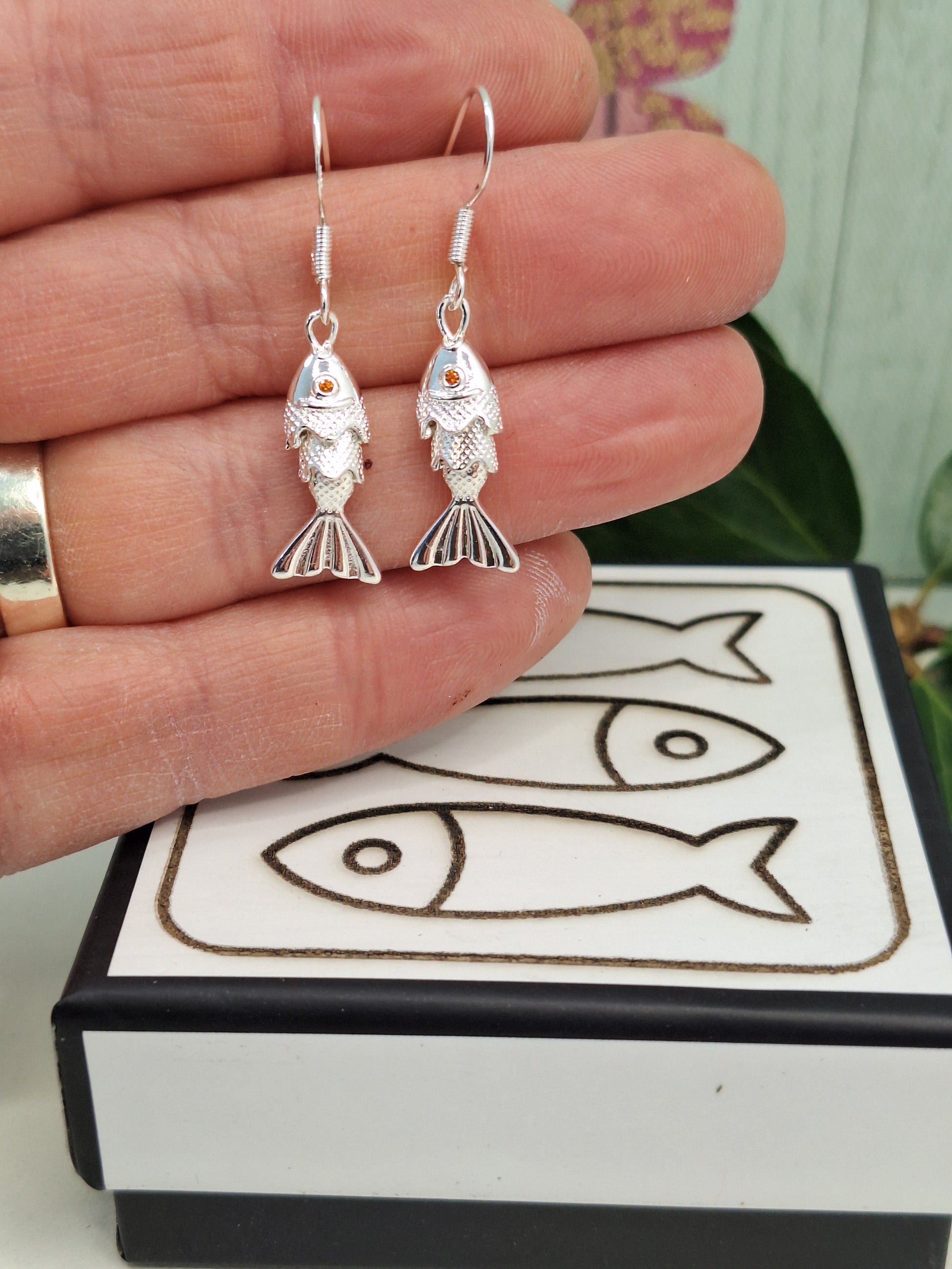 Sardine Pendant/Earring Set Movable Tail Fish Drop 925 For Pisces Silver Fun Fish Themed Jewellery Set for Sardine Lovers Novelty Gift