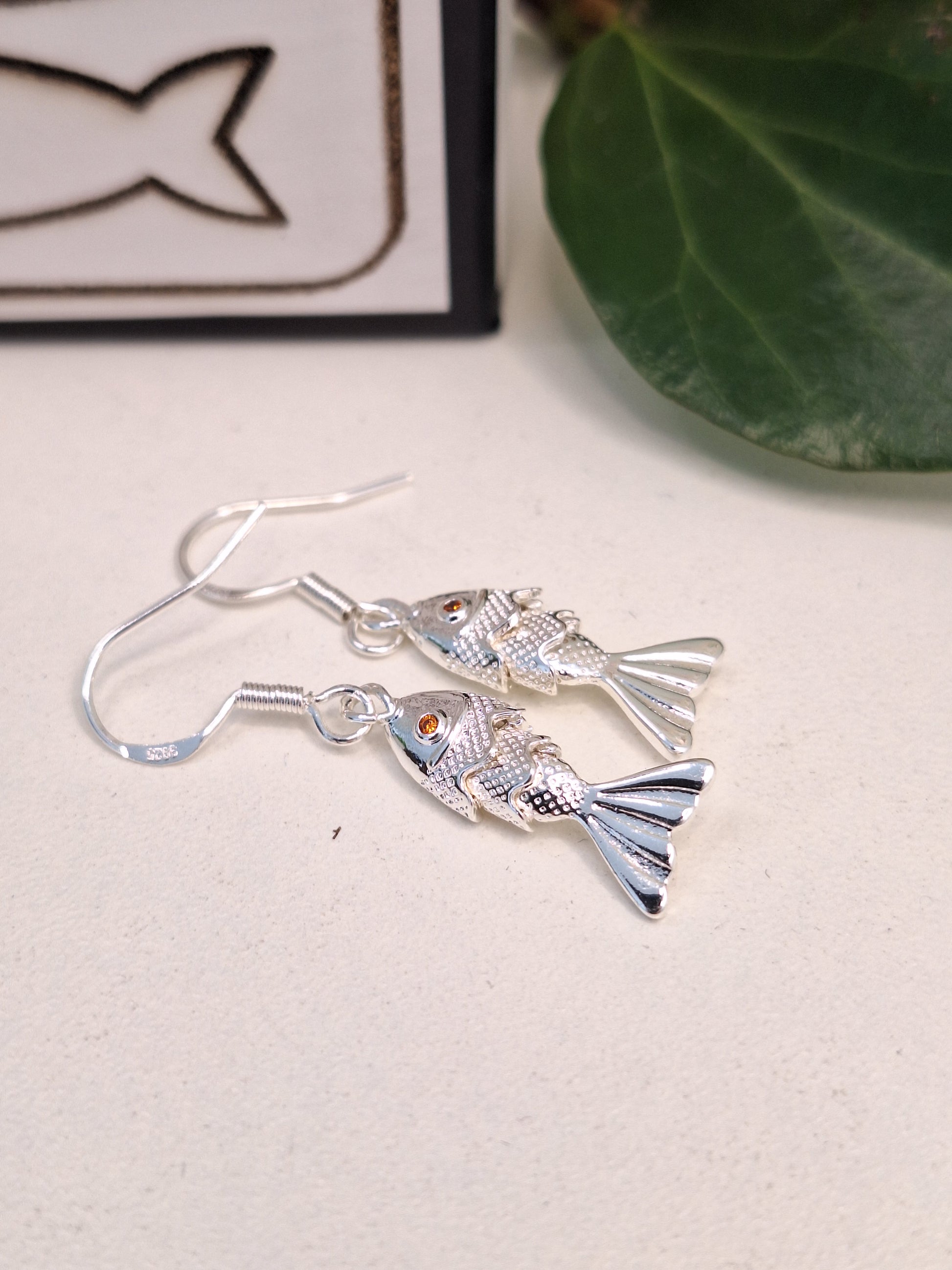 Sardine Pendant/Earring Set Movable Tail Fish Drop 925 For Pisces Silver Fun Fish Themed Jewellery Set for Sardine Lovers Novelty Gift