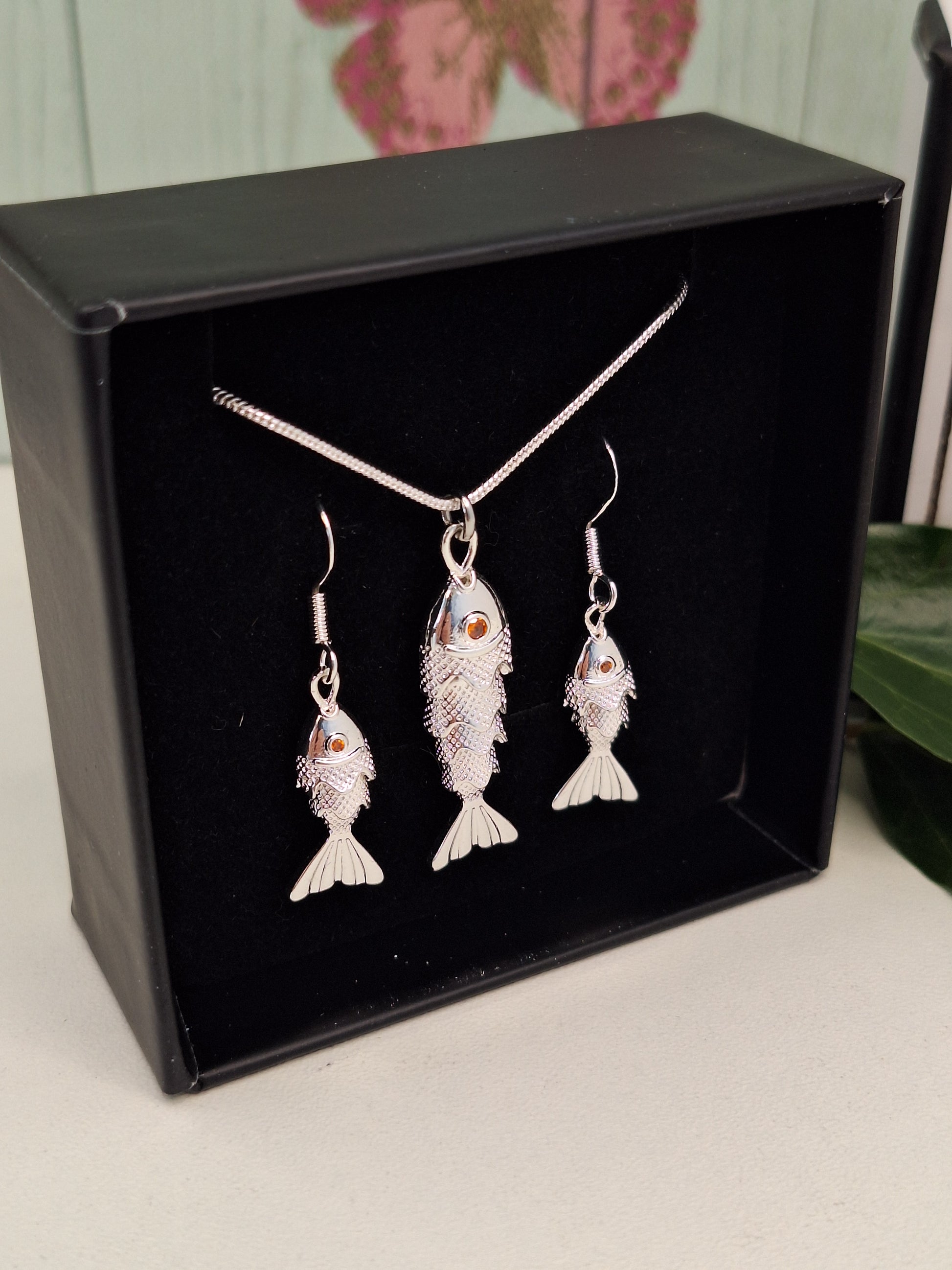 Sardine Pendant/Earring Set Movable Tail Fish Drop 925 For Pisces Silver Fun Fish Themed Jewellery Set for Sardine Lovers Novelty Gift