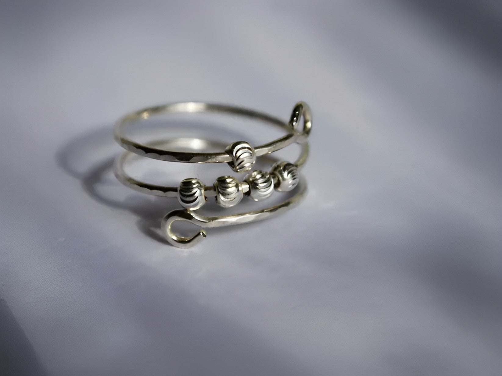 925 Silver Thumb Fidget ring, Anxiety Ring, Skin Picking Ring with 5x 925 Silver striped beads