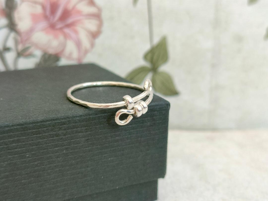 Single Twist, 925 Sterling Silver Thumb Fidget ring, Anxiety ring, Thin Fidget Ring, Fidget ring, (one size)(1mm thick)Hand hammered ring