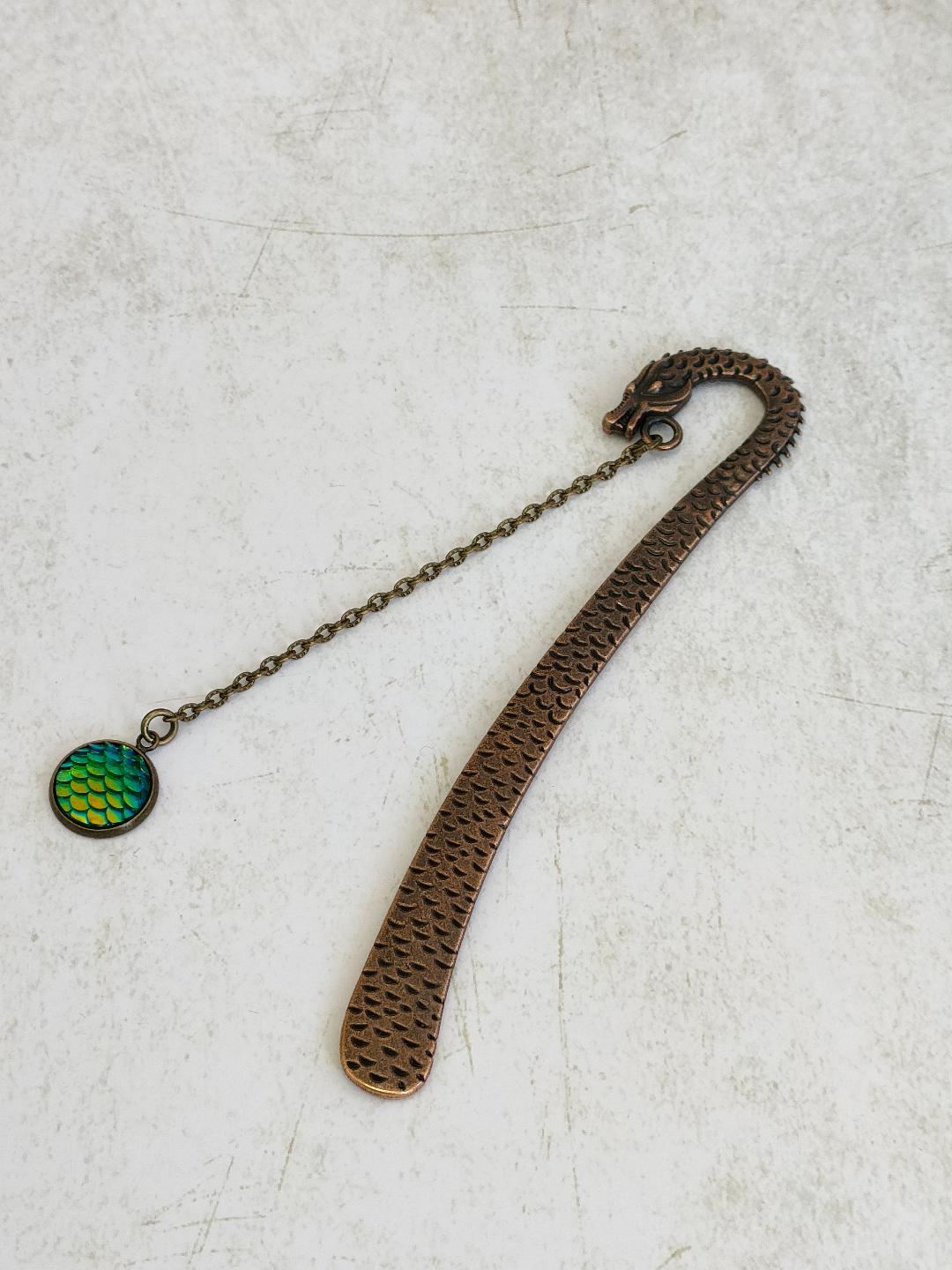 Dragons Head Bookmark, Fidget Pacemarkers, Dragon Themed Gifts, Book lover Gifts, Gift for Dragon Lovers. Bronze Dragon Scale Bookmark