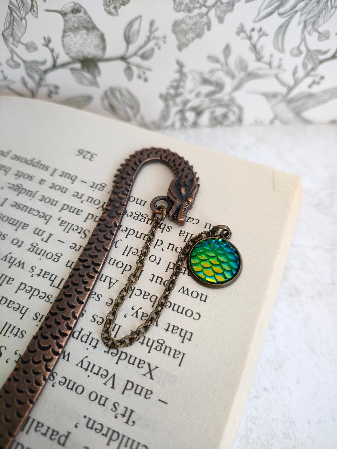 Dragons Head Bookmark, Fidget Pacemarkers, Dragon Themed Gifts, Book lover Gifts, Gift for Dragon Lovers. Bronze Dragon Scale Bookmark