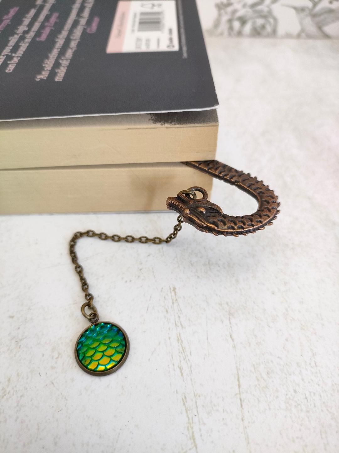 Dragons Head Bookmark, Fidget Pacemarkers, Dragon Themed Gifts, Book lover Gifts, Gift for Dragon Lovers. Bronze Dragon Scale Bookmark