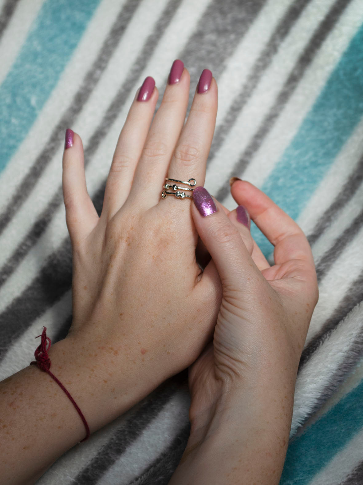 925 Silver Thumb Fidget ring, Anxiety Ring, Skin Picking Ring with 5x 925 Silver striped beads