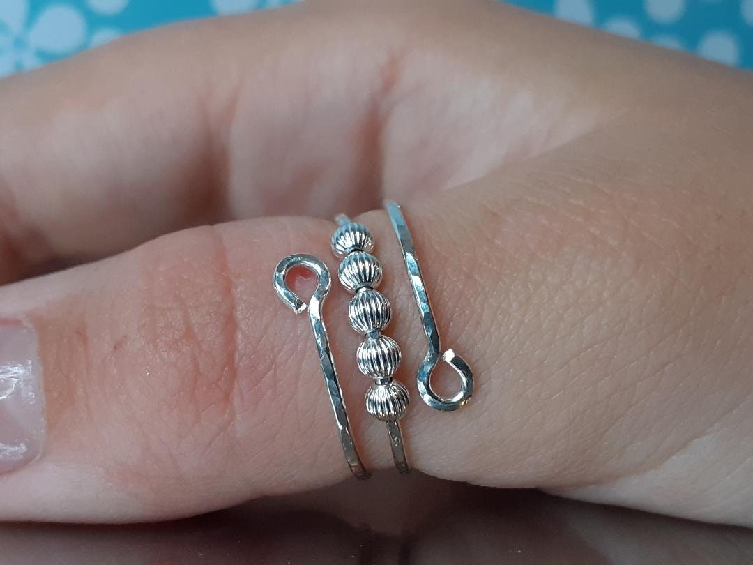 925 Silver Thumb Fidget ring, Anxiety Ring, Skin Picking Ring with 5x 925 Silver striped beads