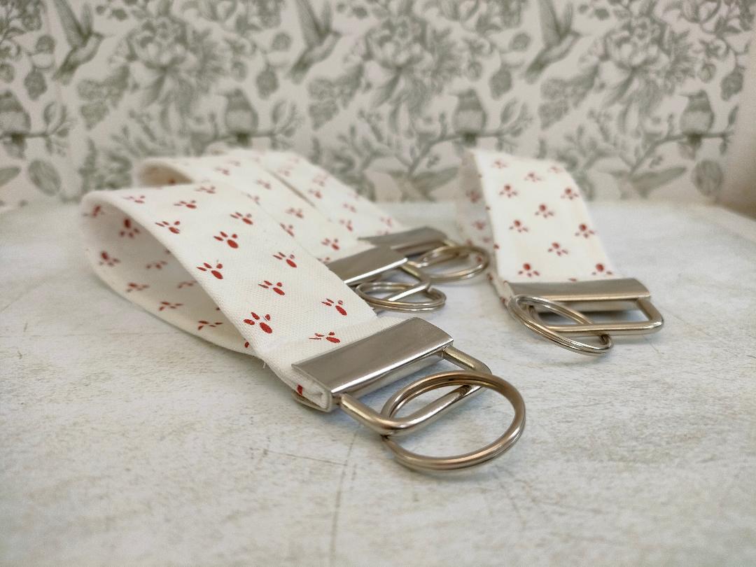 Bird Feet Key Fob, Car key Accesorie, Bird Lover Gift, Handy Key Organiser, Bird Print Fabric Keyring, Gift for Mum, Small Handmade Key Fob