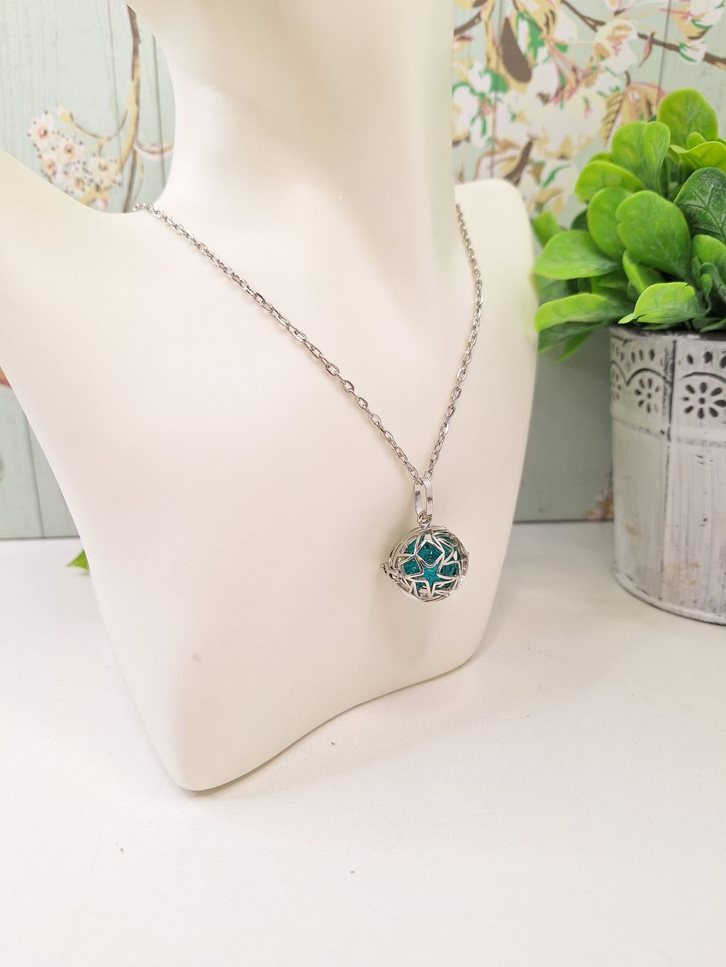 Platinum Plated Star Cage Pendant Necklace, Chunky Chain Silver Jewellery with Blue Crackle Beads Bead