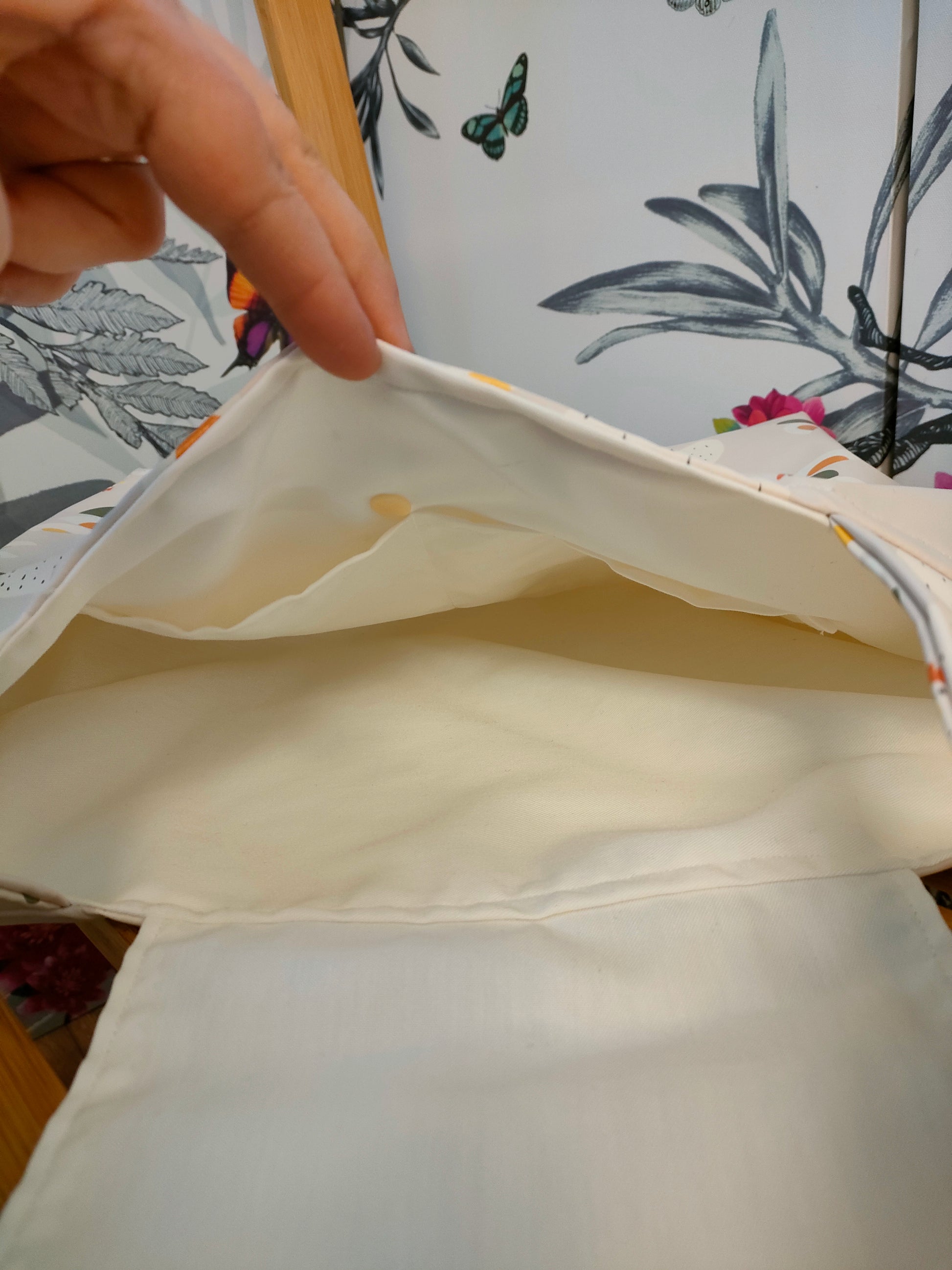 Chicken and Egg Shower Resistant Tote Bag with Inside Pocket, Fully Lined with Shoulder Strap, Everyday Shopping tote Bag, Gift for Chicken Lovers.