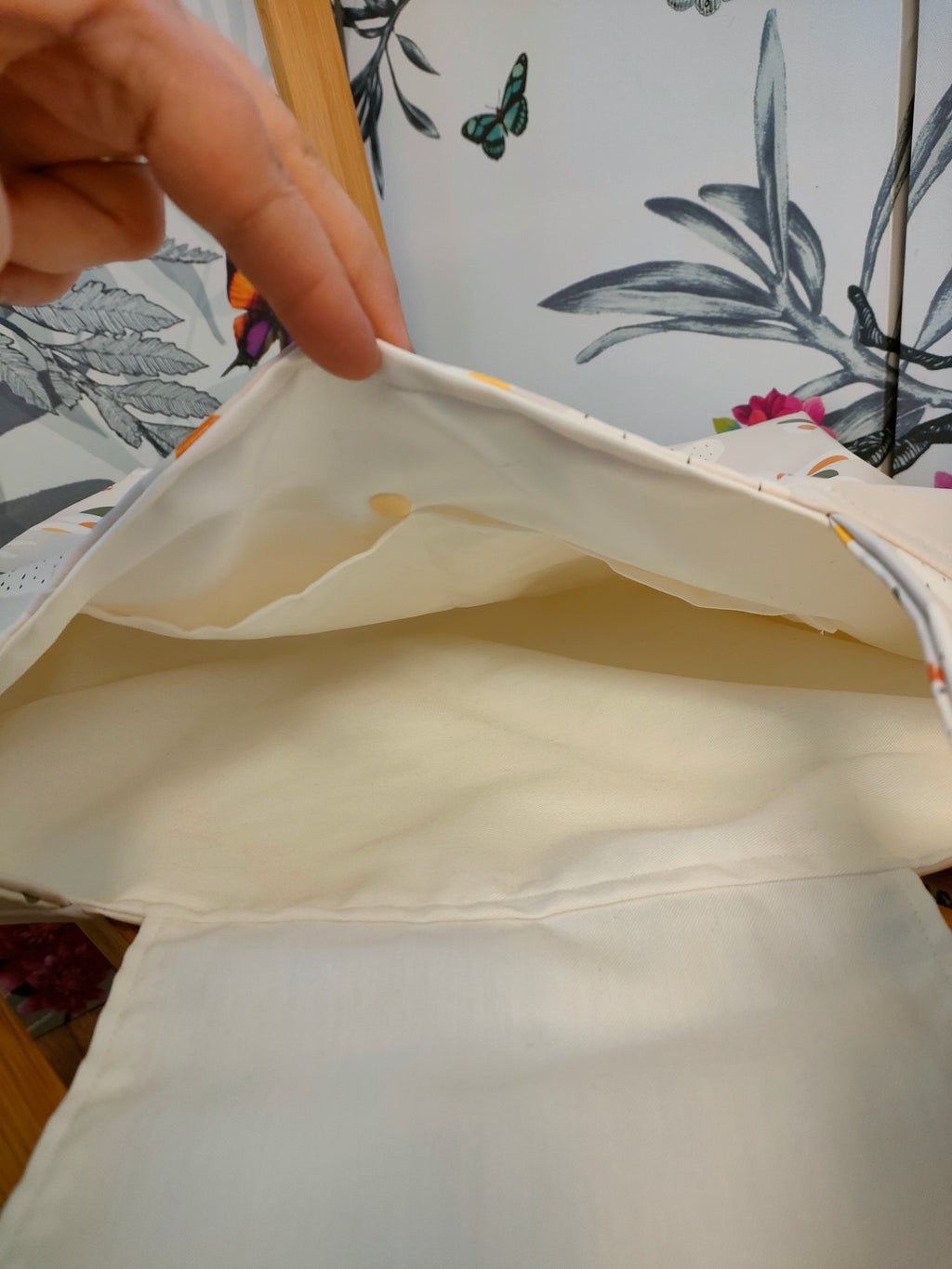 Chicken and Egg Shower Resistant Tote Bag with Inside Pocket, Fully Lined with Shoulder Strap, Everyday Shopping tote Bag, Gift for Chicken Lovers.