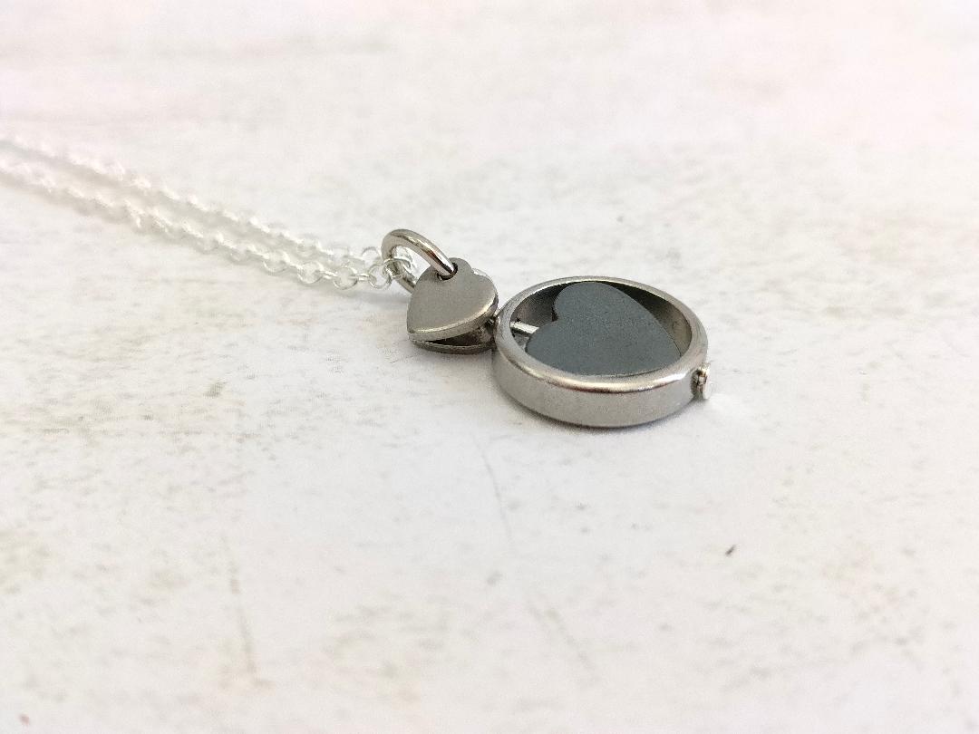 Fidget Necklaces For Stress Relief, Black Heart Hematite Bead Fidget Jewellery with Stainless Steel Hearts, Positive Energy Jewellery.