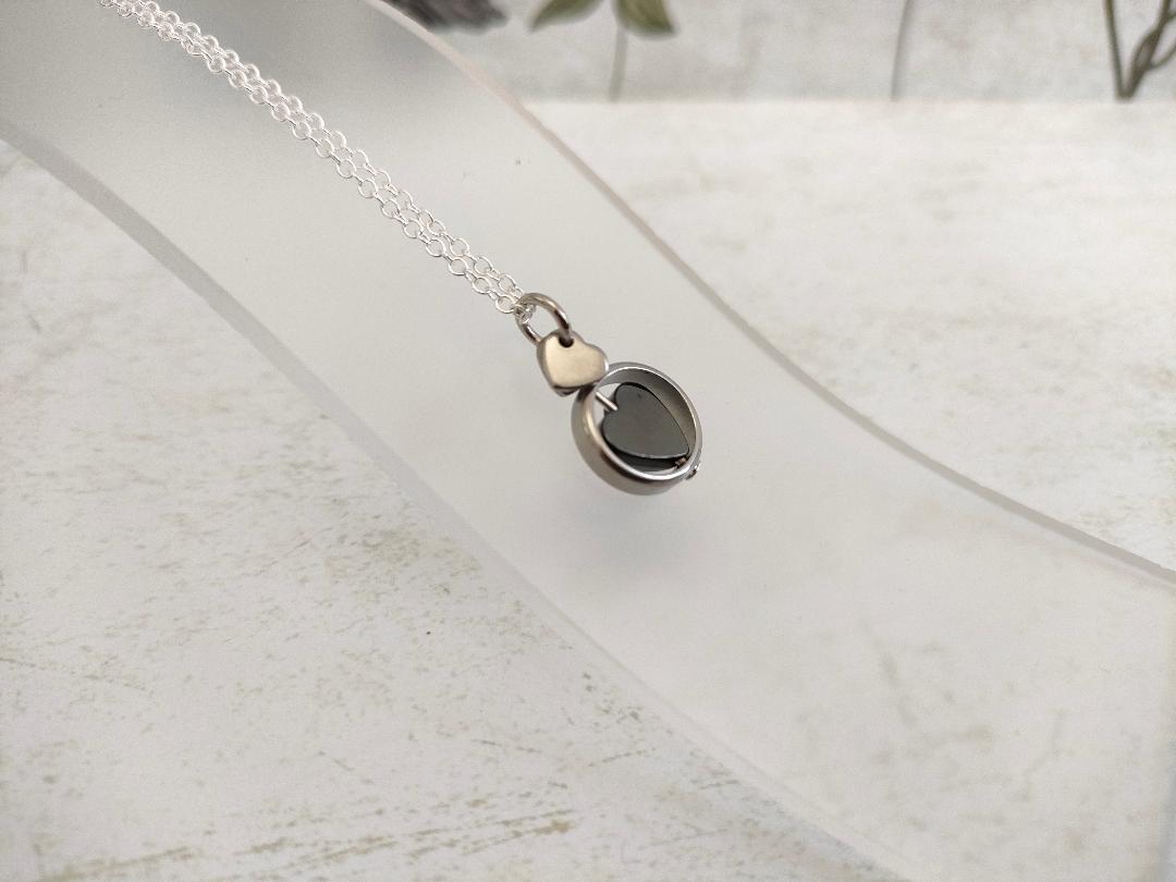 Fidget Necklaces For Stress Relief, Black Heart Hematite Bead Fidget Jewellery with Stainless Steel Hearts, Positive Energy Jewellery.