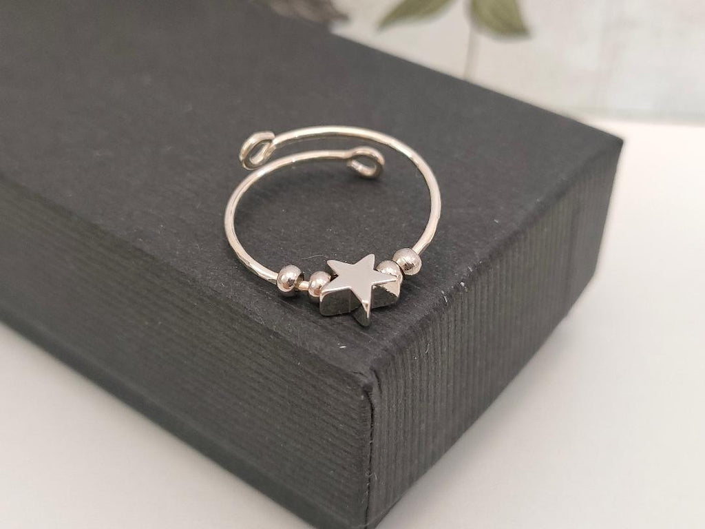Single Twist 925 Sterling Silver Star Fidget ring, Anxiety ring for Nail Biting, Thin Fidget Ring, (one size) (1mm thick) Hand Hammered Ring