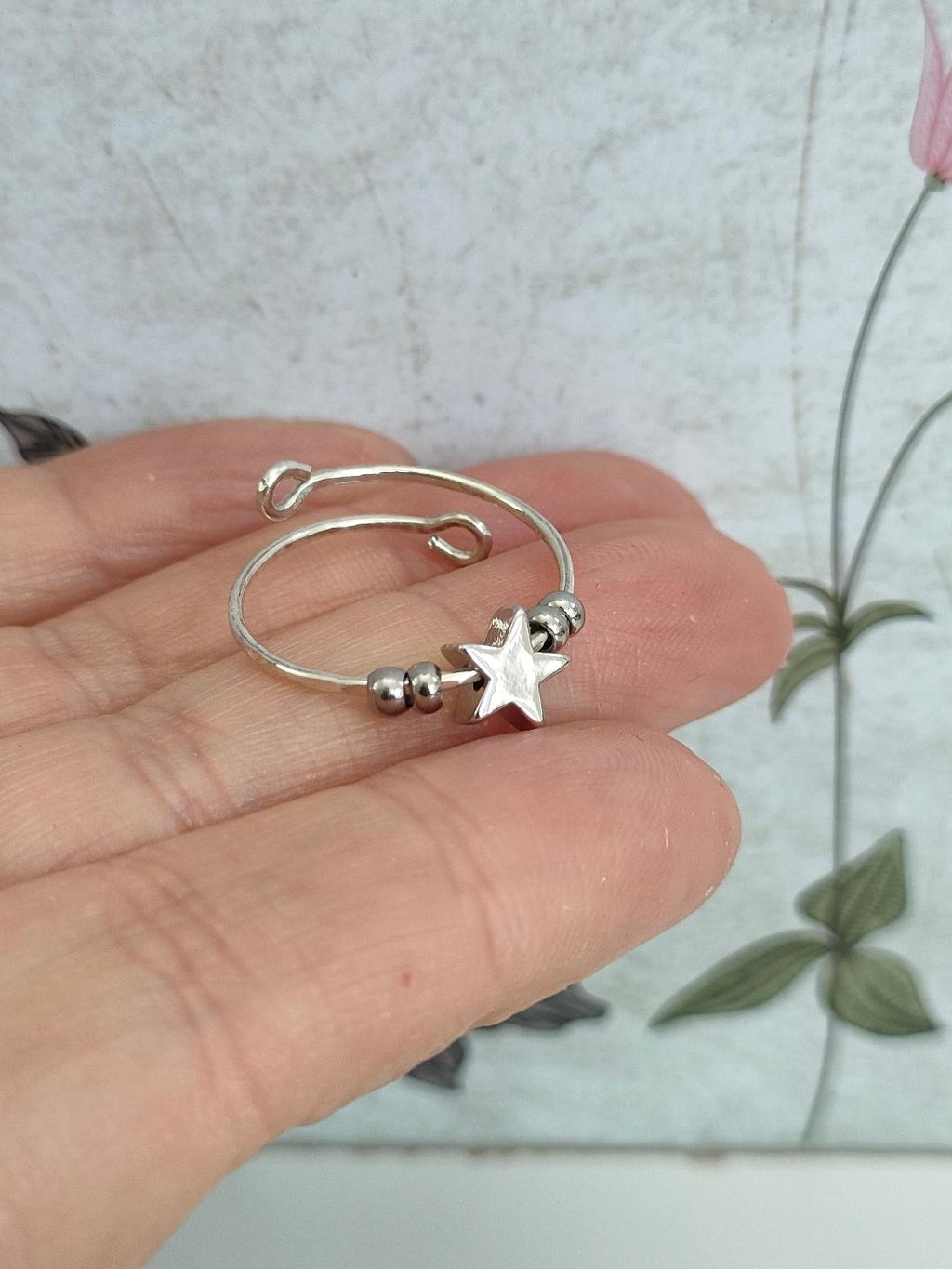Single Twist 925 Sterling Silver Star Fidget ring, Anxiety ring for Nail Biting, Thin Fidget Ring, (one size) (1mm thick) Hand Hammered Ring
