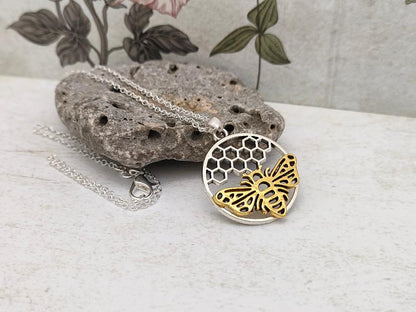 Bee Necklace, Bumble Bee and Honeycomb Pendant, Silver 925 Jewellery for her, Cute Bee Jewellery, Boho Jewellery, Gift for Mum