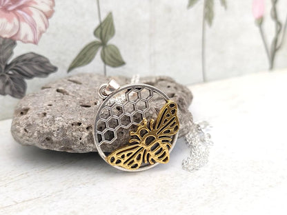 Bee Necklace, Bumble Bee and Honeycomb Pendant, Silver 925 Jewellery for her, Cute Bee Jewellery, Boho Jewellery, Gift for Mum