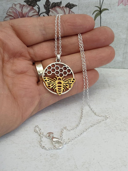 Bee Necklace, Bumble Bee and Honeycomb Pendant, Silver 925 Jewellery for her, Cute Bee Jewellery, Boho Jewellery, Gift for Mum