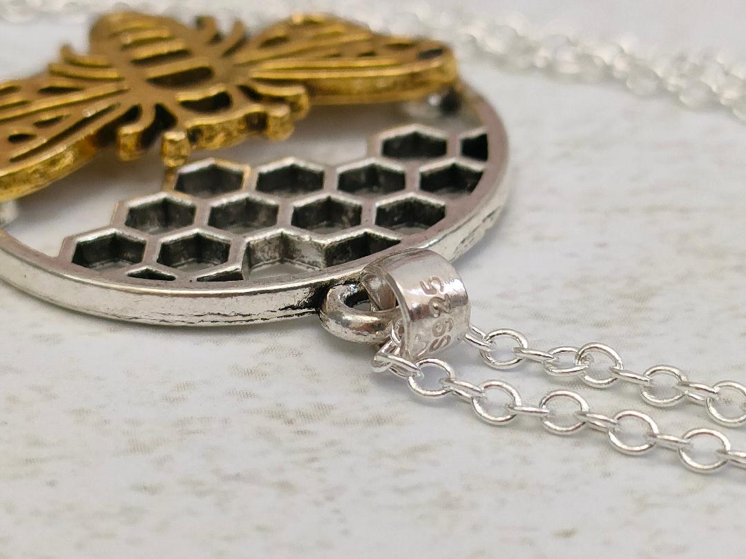 Bee Necklace, Bumble Bee and Honeycomb Pendant, Silver 925 Jewellery for her, Cute Bee Jewellery, Boho Jewellery, Gift for Mum