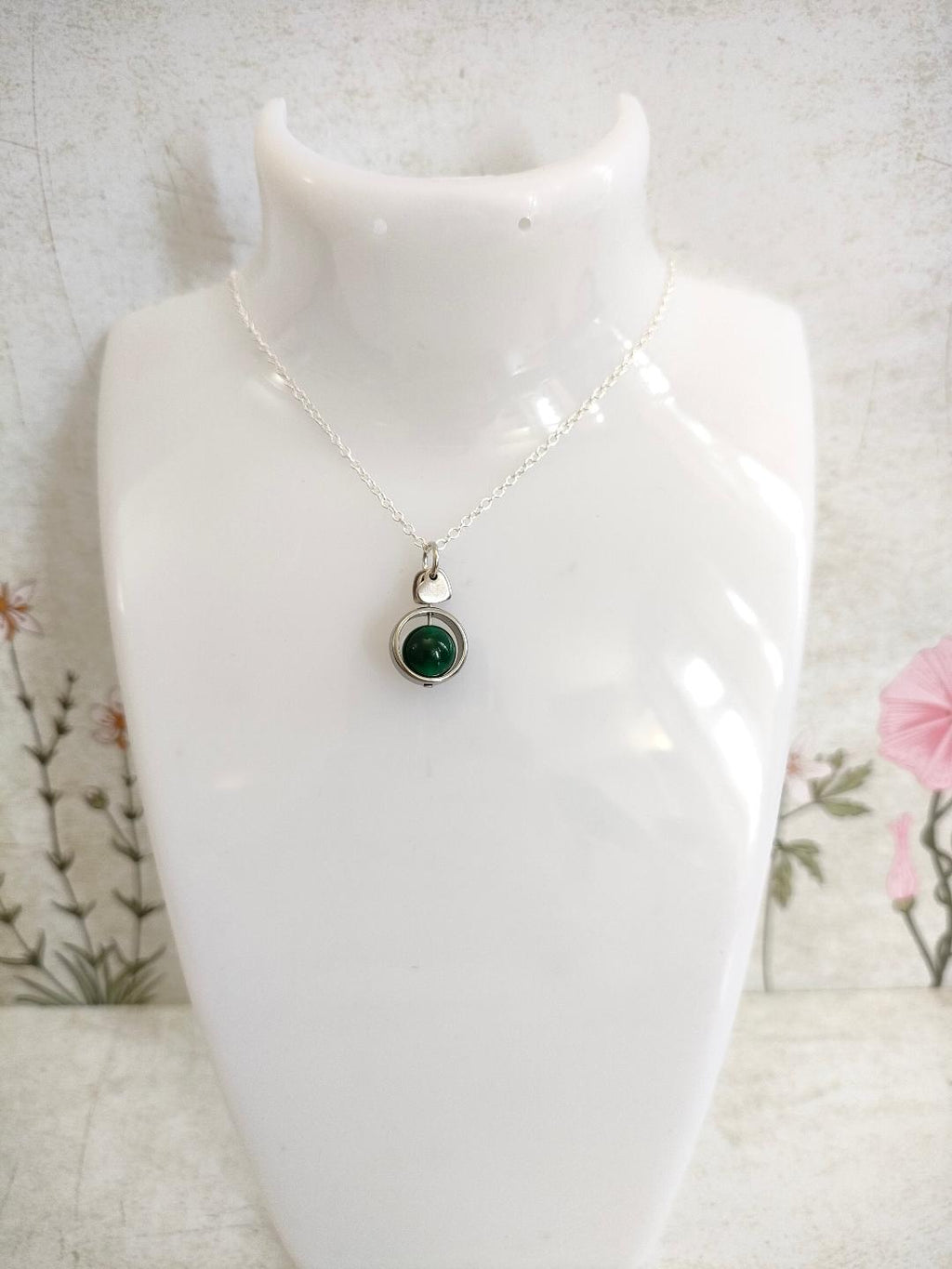 Fidget Necklaces, Emerald Beed Fidget Jewellery with Stainless Steel Hearts, Worry Jewellery.