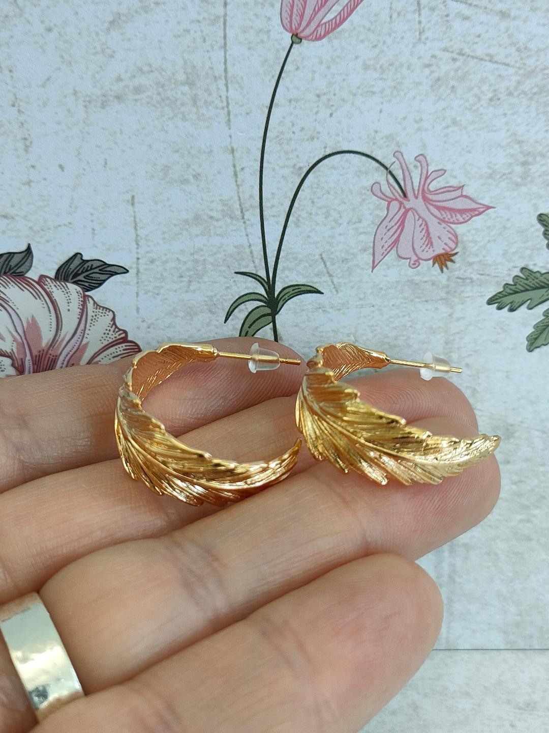 18k Gold (plated) Leaf Hoop, Minimalistic Leaf Jewellery,