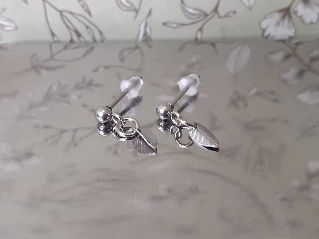 Boho deals leaf stud earrings in silver