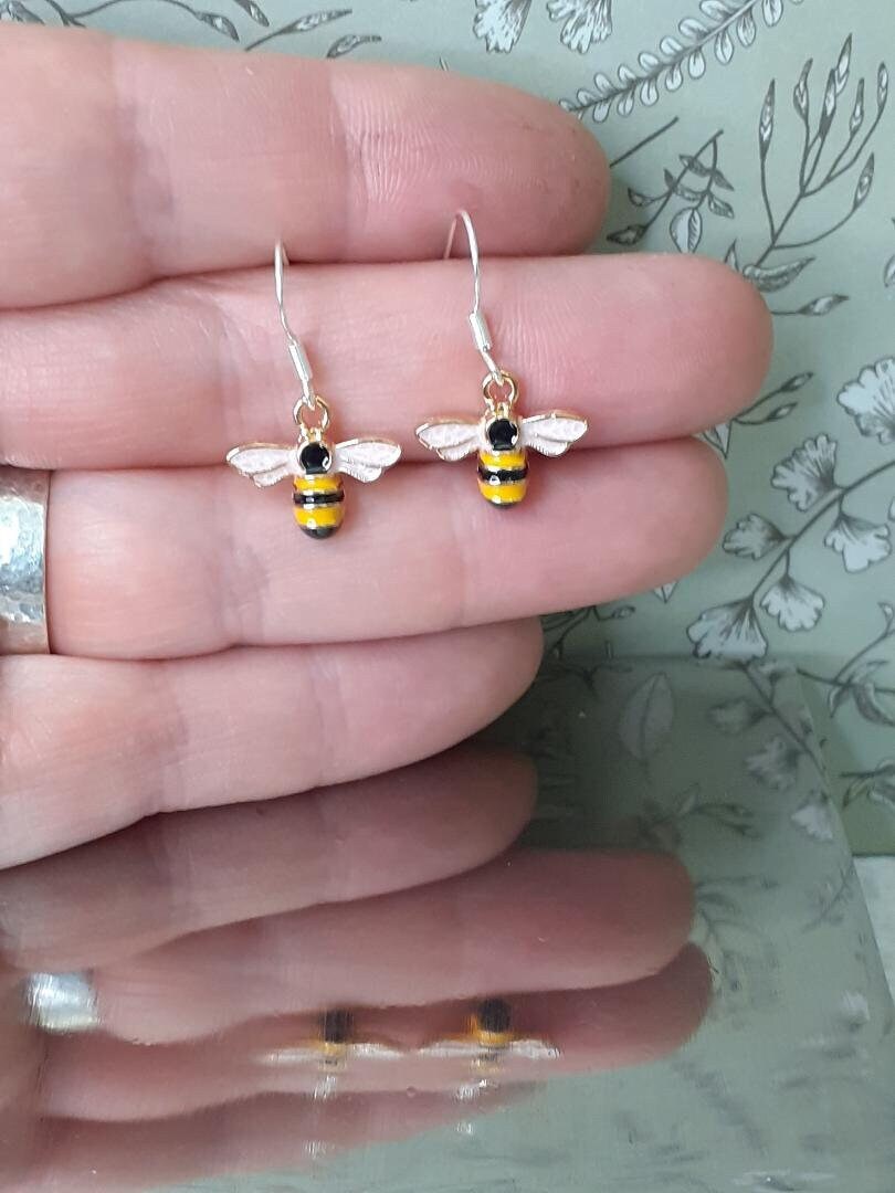 Cute Baby enamel Bee and Light Gold earring, Bee earrings, Small Bee Earrings, (Silver 925 Hook)
