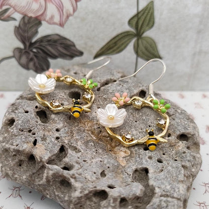 Cute Baby enamel Bee and Light Gold Floral earring with Rhinestones, Bee earrings (Silver 925 Hook)