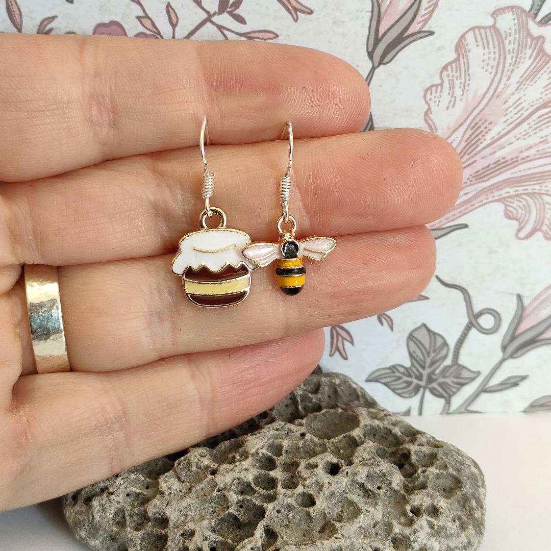 Cute Mix and Match Baby Enamel Bee and Honey Pot Earring, Bee Themed Earrings, Bee lover Jewellery (Silver 925 Hook)