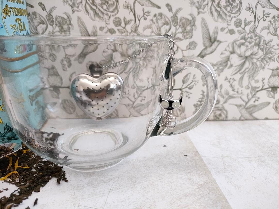 Heart Shaped Tea Infuser with Cute Cat Charm, loose Tea Infuser, Mesh Tea Strainer, herb infuser, Animal Themed Tea Gifts