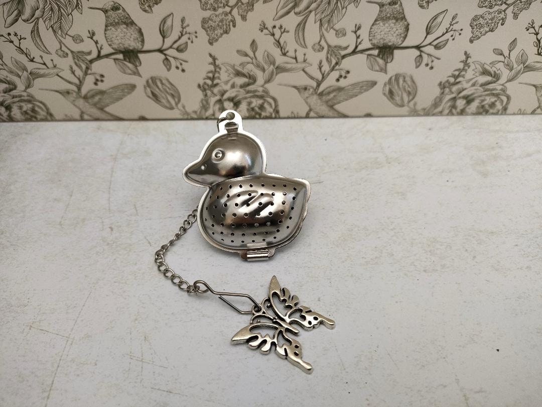 Duck Shaped Tea Infuser with Butterfly Charm, loose Tea Infuser, Mesh Tea Strainer, herb infuser, Animal Themed Tea Gifts