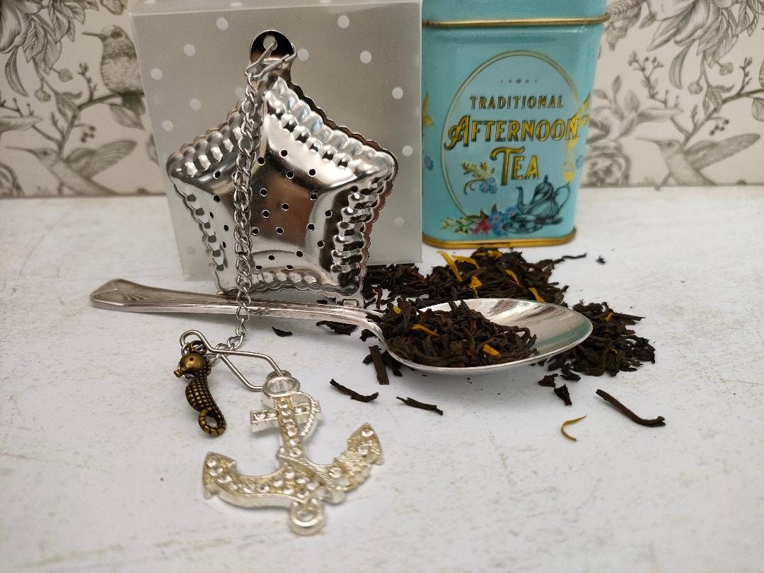 Starfish Shaped Tea Infuser with Cute Seahorse and Anchor Charm, loose Tea Infuser, Mesh Tea Strainer, herb infuser, Ocean Themed Tea Gifts