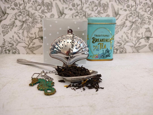 Shell Tea Infuser with Cute Seahorse Charms, loose Tea Infuser, Mesh Tea Strainer, herb infuser, Animal Themed Tea Gifts