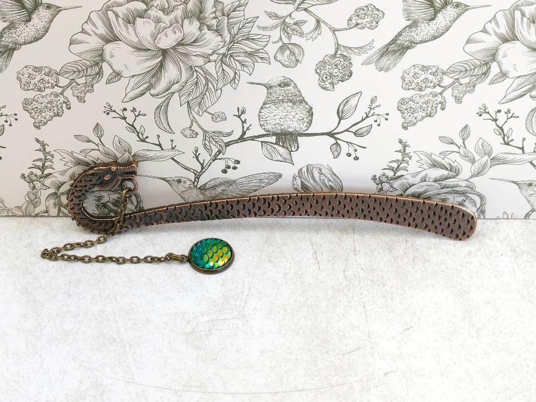 Dragons Head Bookmark, Fidget Pagemarkers, Dragon Themed Gifts, Book lover Gifts, Gift for Dragon Lovers. Bronze Dragon Scale Bookmark Green