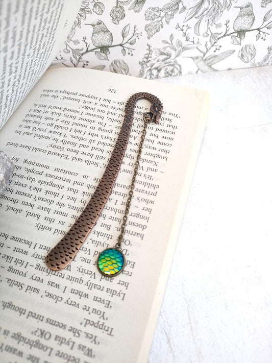 Dragons Head Bookmark, Fidget Pagemarkers, Dragon Themed Gifts, Book lover Gifts, Gift for Dragon Lovers. Bronze Dragon Scale Bookmark Green