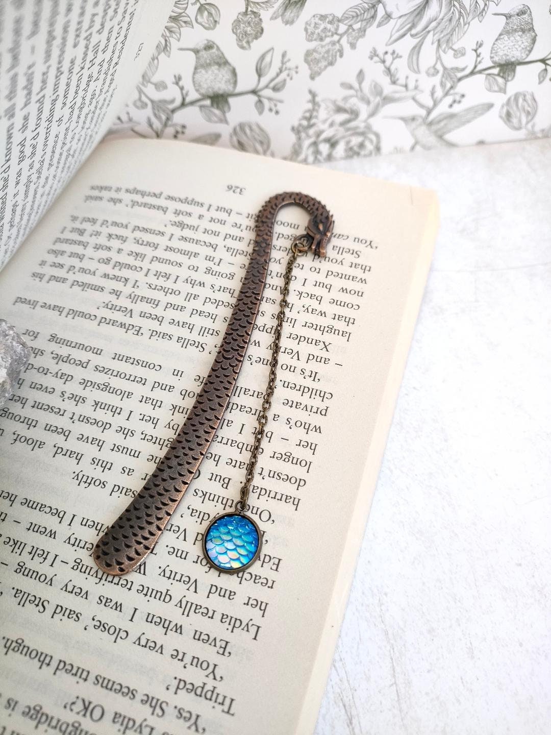 Dragons Head Bookmark, Fidget Pagemarkers, Dragon Themed Gifts, Book lover Gifts, Gift for Dragon Lovers. Bronze Dragon Scale Bookmark Blue