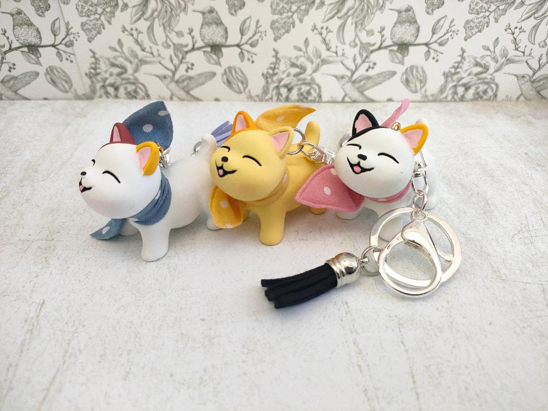 Cute Cat keychain, keyrings for animal lovers, Kitten Lover Gifts, Gifs for Mum, Pet Charms, Cute Cat Bag Accessories. (1x keychain choice)