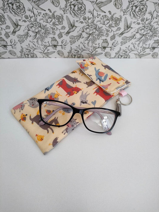 Farm Yard Print Themed Soft Glasses Case, Holiday Accessories Essentials, Sun Glasses Padded Sleeve, Spectacles Case, Fun Kids Glasses Case