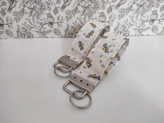 BeeThemed Key Fob, Pale Yellow Lanyards, Car key Accesorie, Handy Key Organiser, Bee Fabric Keyrings, Gift for Mum, Small Wristlet